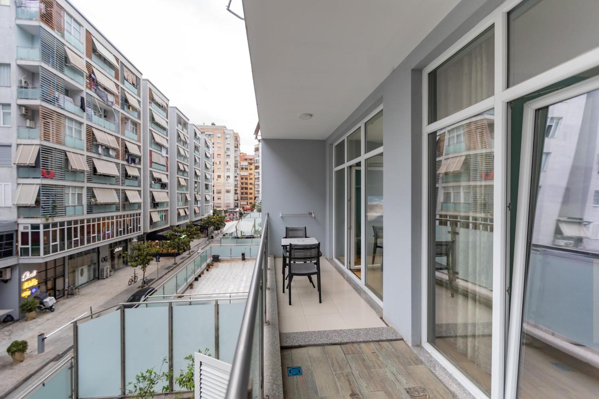 K&M Apartment ティラナ エクステリア 写真
