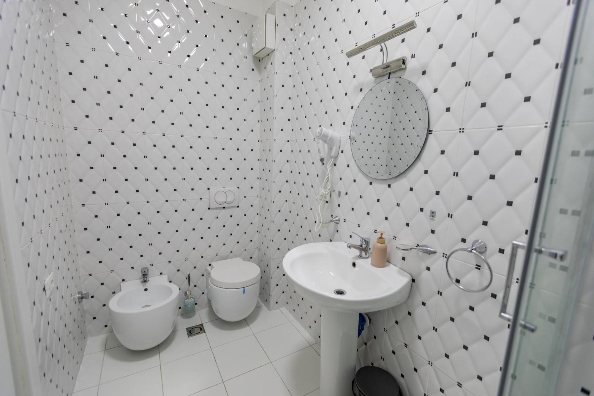 K&M Apartment ティラナ エクステリア 写真